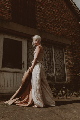 » #9/9 « / M. / Blog post by <a href="https://strkng.com/en/photographer/maria+sch%C3%A4fer+photography/">Photographer Maria Schäfer Photography</a> / 2022-08-01 19:44 / Mode / Beauty