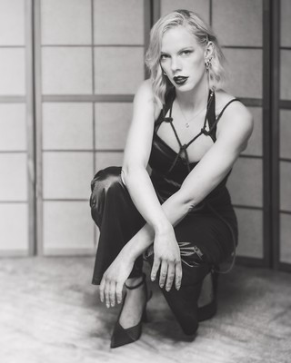 » #4/8 « / Jumpsuit / Blog post by <a href="https://strkng.com/en/photographer/j%C3%B6rg+kersten/">Photographer Jörg Kersten</a> / 2024-02-08 23:00