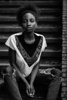 » #1/8 « / available light shooting / Blog post by <a href="https://strkng.com/en/photographer/photographysh/">Photographer photographysh</a> / 2020-06-20 20:04 / portrait,blackwhite,blackandwhite,availablelight,people
