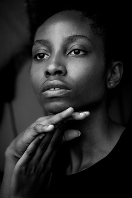 » #3/8 « / available light shooting / Blog post by <a href="https://strkng.com/en/photographer/photographysh/">Photographer photographysh</a> / 2020-06-20 20:04 / portrait,blackwhite,blackandwhite,availablelight