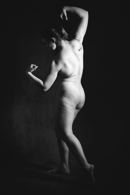 » #3/9 « / Bewusste Kraft / Blog post by <a href="https://strkng.com/en/photographer/christian+karner+ckvi/">Photographer Christian Karner CKVI</a> / 2023-04-01 02:25 / Menschen