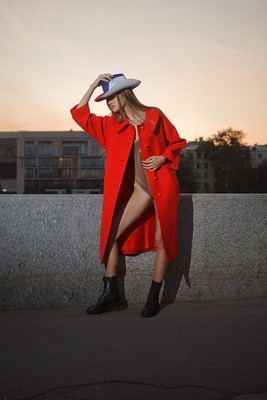 » #3/9 « / Red is new red / Blog-Beitrag von <a href="https://strkng.com/de/fotograf/dewframe/">Fotograf DEWFRAME</a> / 05.05.2020 22:13