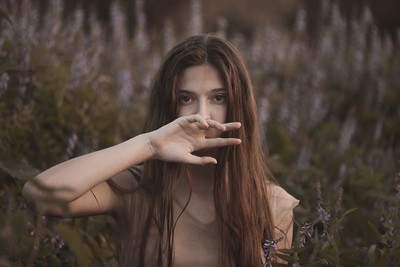 » #6/9 « / Time borrows up the pages / Blog-Beitrag von <a href="https://strkng.com/de/fotograf/dewframe/">Fotograf DEWFRAME</a> / 09.09.2020 19:02