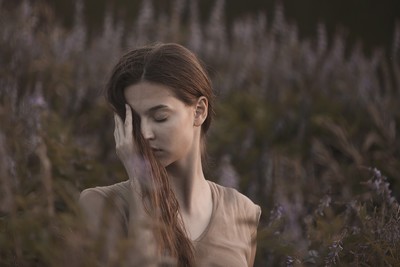 » #7/9 « / Time borrows up the pages / Blog-Beitrag von <a href="https://strkng.com/de/fotograf/dewframe/">Fotograf DEWFRAME</a> / 09.09.2020 19:02