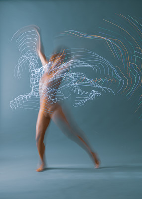 » #5/9 « / Light Dance / Blog-Beitrag von <a href="https://strkng.com/de/fotografin/maria+frodl/">Fotografin Maria Frodl</a> / 17.01.2020 18:26