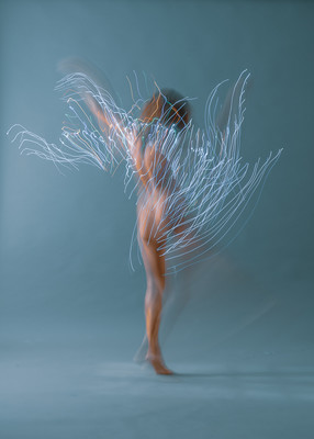 » #9/9 « / Light Dance / Blog-Beitrag von <a href="https://strkng.com/de/fotografin/maria+frodl/">Fotografin Maria Frodl</a> / 17.01.2020 18:26