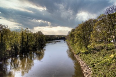 Sonnenaufgang am Kanal / Photomanipulation / sonne,wolken,wasser,kanal