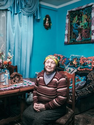 » #4/9 « / People in the Ukraine / Blog-Beitrag von <a href="https://strkng.com/de/fotograf/ruslan+hrushchak/">Fotograf Ruslan Hrushchak</a> / 17.08.2017 16:53