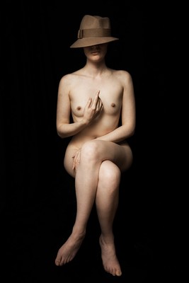 Pure 3 / Fine Art / nudeart,hat,fedora,woman,skinny,faceless