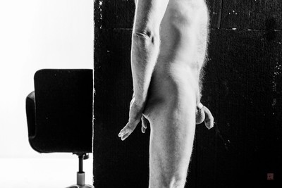 » #6/9 « / male nude portrait / Blog post by <a href="https://strkng.com/en/photographer/dietmar+sebastian+fischer/">Photographer Dietmar Sebastian Fischer</a> / 2021-04-22 11:04