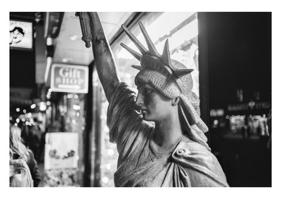 » #1/9 « / New York, 35mm and me / Blog post by <a href="https://strkng.com/en/photographer/charlie+navarro/">Photographer Charlie Navarro</a> / 2018-08-25 18:21