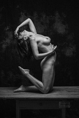 Tabledance / Nude / Nude,s/w,sensual,studiophotography,portrait