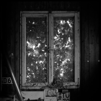 » #2/9 « / 35mm Square Format!!?? / Blog post by <a href="https://strkng.com/en/photographer/filthy+wizard/">Photographer Filthy Wizard</a> / 2021-08-06 13:26 / Schwarz-weiss