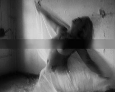 » #7/9 « / UNIQUE DANCE / Blog-Beitrag von <a href="https://strkng.com/de/fotograf/mario+von+oculario/">Fotograf Mario von Oculario</a> / 18.10.2020 13:34 / Nude