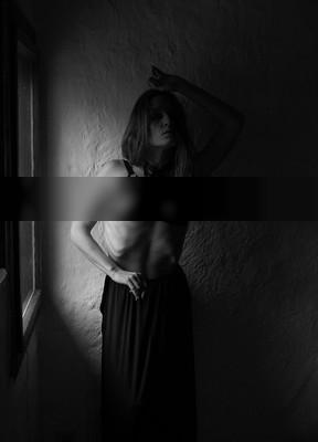 » #1/9 « / Trance / Blog post by <a href="https://strkng.com/en/photographer/torsten+kuban/">Photographer Torsten Kuban</a> / 2022-01-05 17:36 / Nude