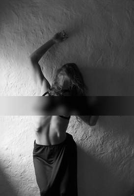 » #3/9 « / Trance / Blog post by <a href="https://strkng.com/en/photographer/torsten+kuban/">Photographer Torsten Kuban</a> / 2022-01-05 17:36 / Nude