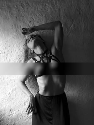 » #5/9 « / Trance / Blog post by <a href="https://strkng.com/en/photographer/torsten+kuban/">Photographer Torsten Kuban</a> / 2022-01-05 17:36 / Nude
