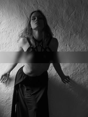 » #9/9 « / Trance / Blog post by <a href="https://strkng.com/en/photographer/torsten+kuban/">Photographer Torsten Kuban</a> / 2022-01-05 17:36 / Nude