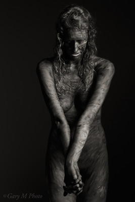 Charcoal Dream / Nude / figure,fit,model,female,bodypaint,charcoal