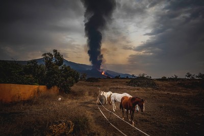» #4/9 « / Volcano eruption / Blog-Beitrag von <a href="https://strkng.com/de/fotograf/jos%C3%A9+bringas/">Fotograf José Bringas</a> / 13.10.2021 14:31