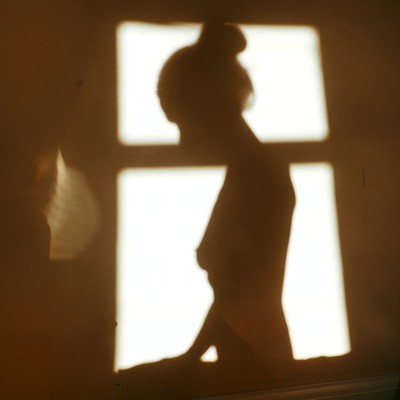 » #1/6 « / Shadow self. / Blog post by <a href="https://strkng.com/en/photographer/eliza+loveheart/">Photographer Eliza Loveheart</a> / 2020-12-28 14:08