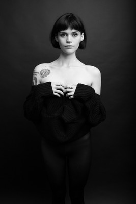 Eliška 1 / Portrait / portrait,black and white,tatoo,beauty,model,woman