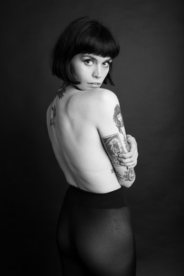 Eliška 2 / Portrait / beauty,black,blackandwhitephotography,stockings,tatoo,female,woman