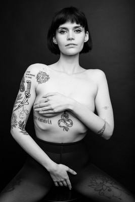 Eliška 7 / Nude / topless,tatoo,beauty,woman,female,femalemodel,studio,studiophotography,portrait