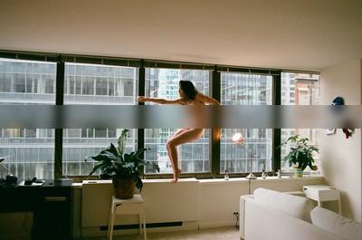 » #4/8 « / Window Dressing / Blog post by <a href="https://strkng.com/en/photographer/a-+different-breed/">Photographer A. Different-Breed</a> / 2020-12-13 00:57 / Nude