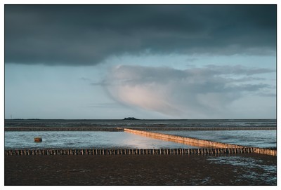 Lahnungen im Watt / Landscapes / Fotokunst,landschaftsfotografie,Wattenmeer,Wolken,Nordsee,Lahnungen,Sonnenaufgang,Hallig,Nordstrandischmoor