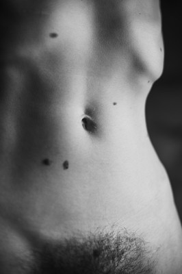 » #3/6 « / Between life and death / Blog post by <a href="https://strkng.com/en/photographer/stephan-black-and-white/">Photographer stephan_black.and.white</a> / 2023-06-06 14:42 / Nude