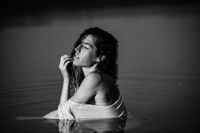 Julia in the lake 6 / Portrait / model,shooting,sensual,blackandwhite,portrait,young,beautiful,woman