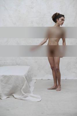 L'absence / Nude  Fotografie von Model Manya Muse ★30 | STRKNG