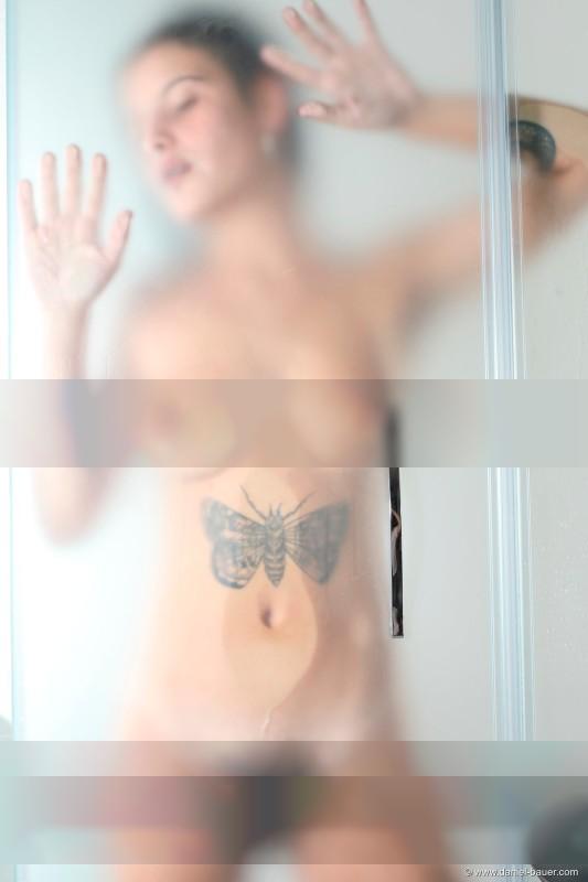 blurred by humidity / Nude  Fotografie von Fotograf Daniel Bauer | STRKNG