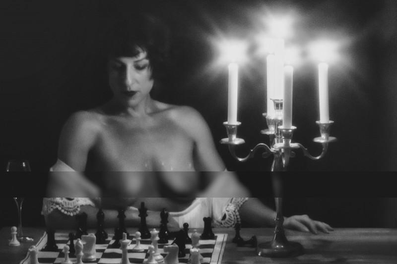 Schach ist wie die Liebe - Allein macht es weniger Spaß / Nude  photography by Photographer gilles ★7 | STRKNG