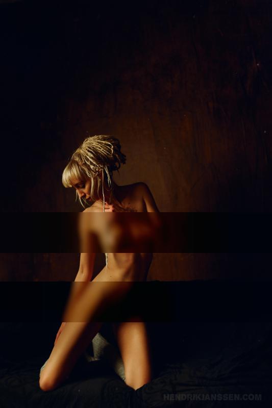 Time flies, but not memories / Nude  photography by Model Somallie ★20 | STRKNG