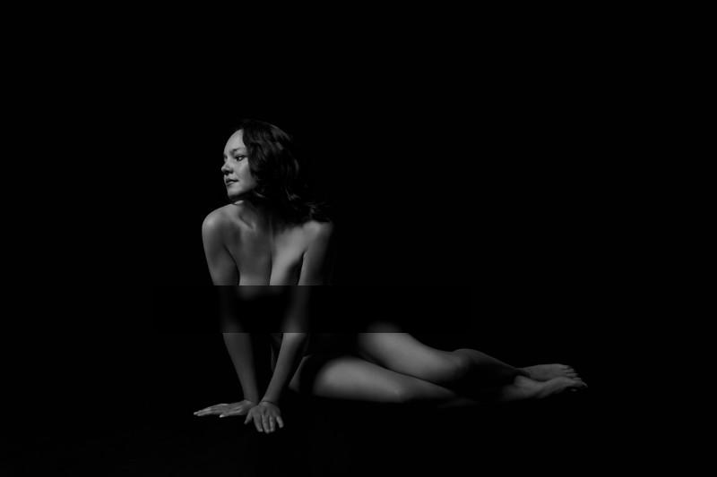 Liegender Akt / Nude  Fotografie von Fotograf Markus Grimm ★5 | STRKNG