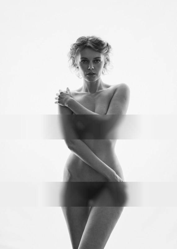 Kate / Nude  Fotografie von Fotograf Heinz Porten ★10 | STRKNG