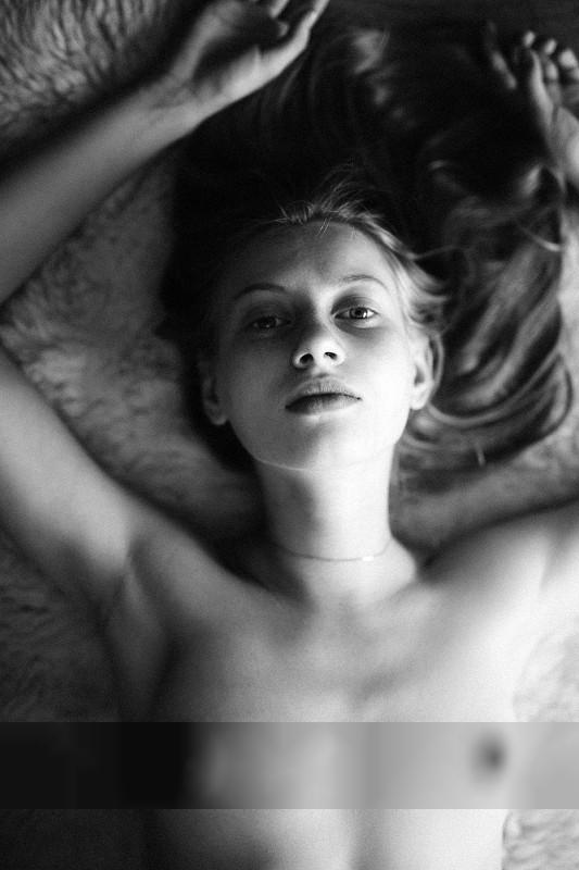 Dasha / Nude  Fotografie von Fotograf Jörg Billwitz ★1 | STRKNG