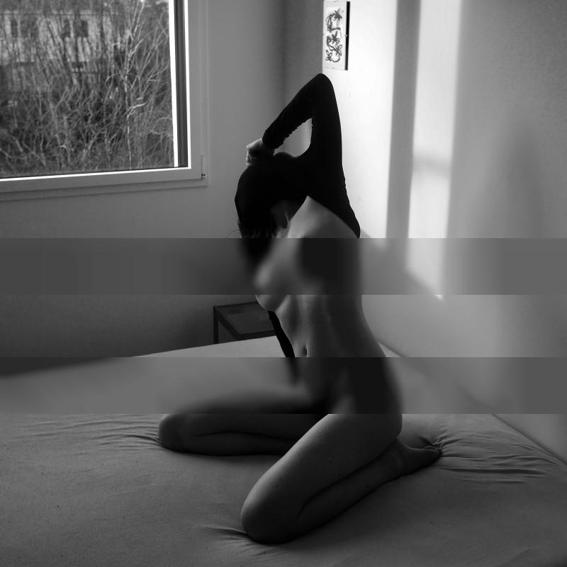 Bed selfportrait / Nude  photography by Model Ilagam ★4 | STRKNG