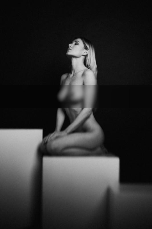 Blocks / Nude  Fotografie von Fotograf Thomas Ringhofer ★5 | STRKNG