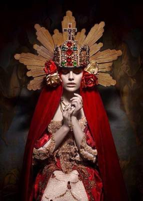 Mother Mary / Kreativ  Fotografie von Model Sarah-Philline ★36 | STRKNG