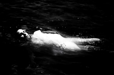 Dark water / Fine Art  Fotografie von Fotografin Narkissa ★4 | STRKNG