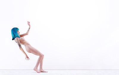 Stop! / Nude  Fotografie von Fotograf Hannes Trapp ★2 | STRKNG