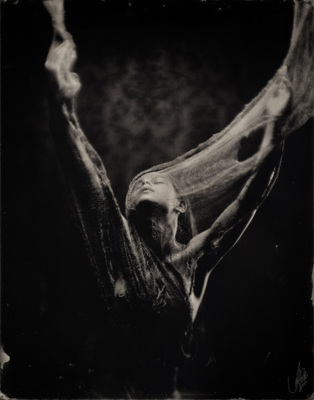 In Between Heaven and Hell / Nude  Fotografie von Fotograf Andreas Reh ★82 | STRKNG