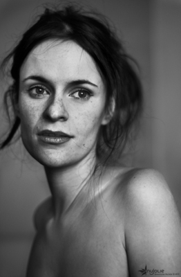 I / Portrait  Fotografie von Model Rot, Resa ★34 | STRKNG