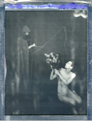 Death is the Maiden / Schwarz-weiss  Fotografie von Fotograf Alan Marcheselli ★3 | STRKNG