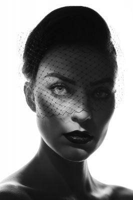 Amanda / Black and White  photography by Photographer Tim ★1 | STRKNG