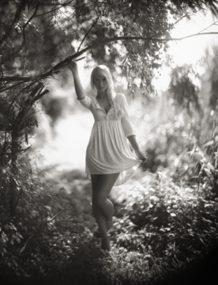 Jessica / Schwarz-weiss  Fotografie von Fotograf Lukas Wawrzinek ★39 | STRKNG