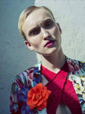 Flowerbomb / Mode / Beauty  Fotografie von Model VTNA ★11 | STRKNG